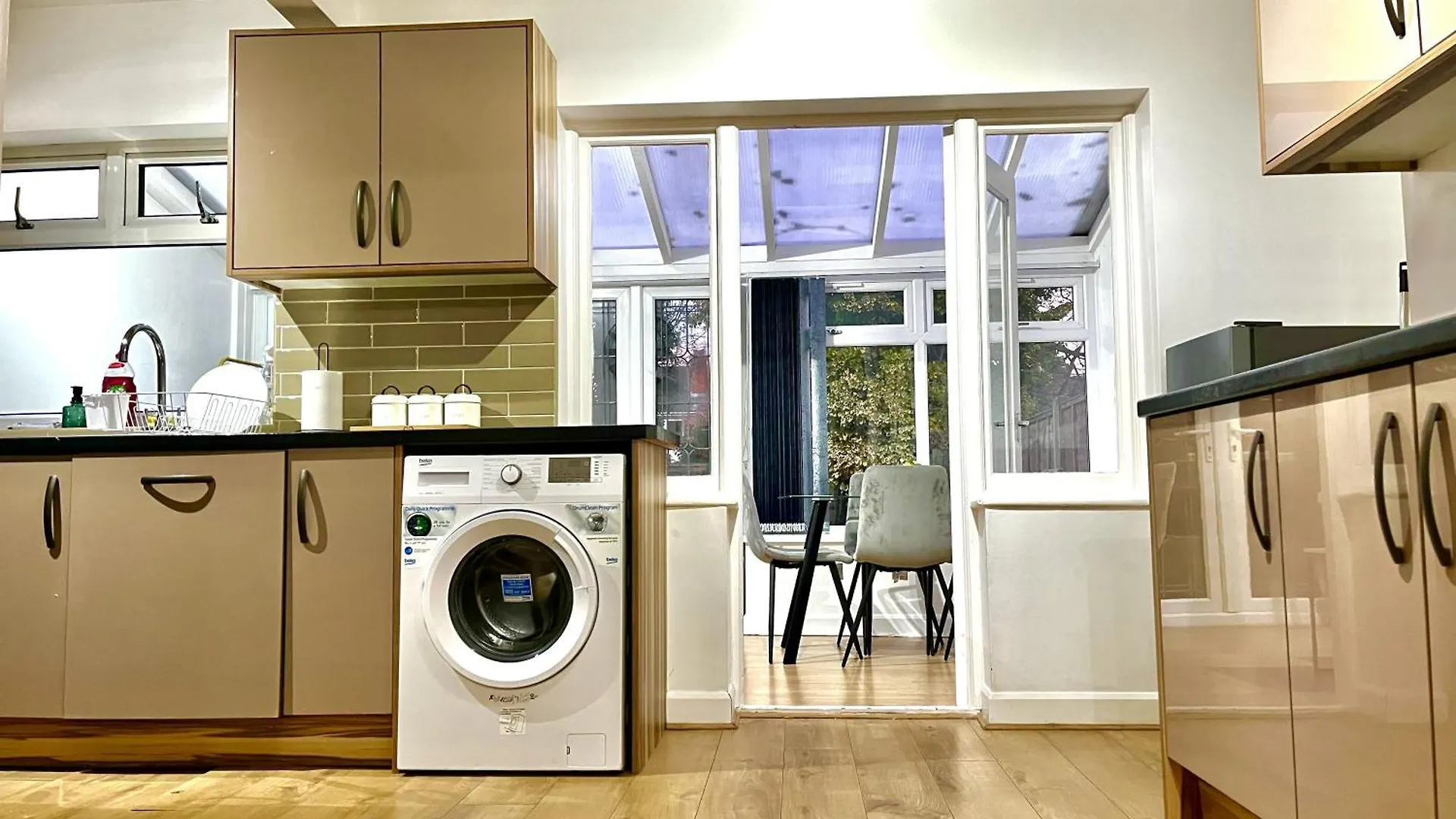 Stunning 3 Bedroom House Near Birmingham Airport And Nec Sheldon  0*, Sheldon (West Midlands) United Kingdom