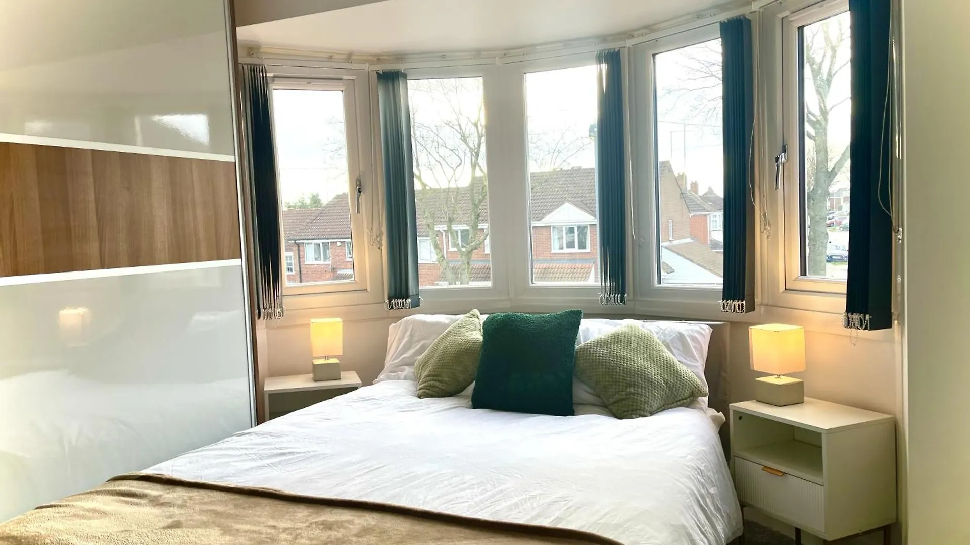 Stunning 3 Bedroom House Near Birmingham Airport And Nec Sheldon  Sheldon (West Midlands)