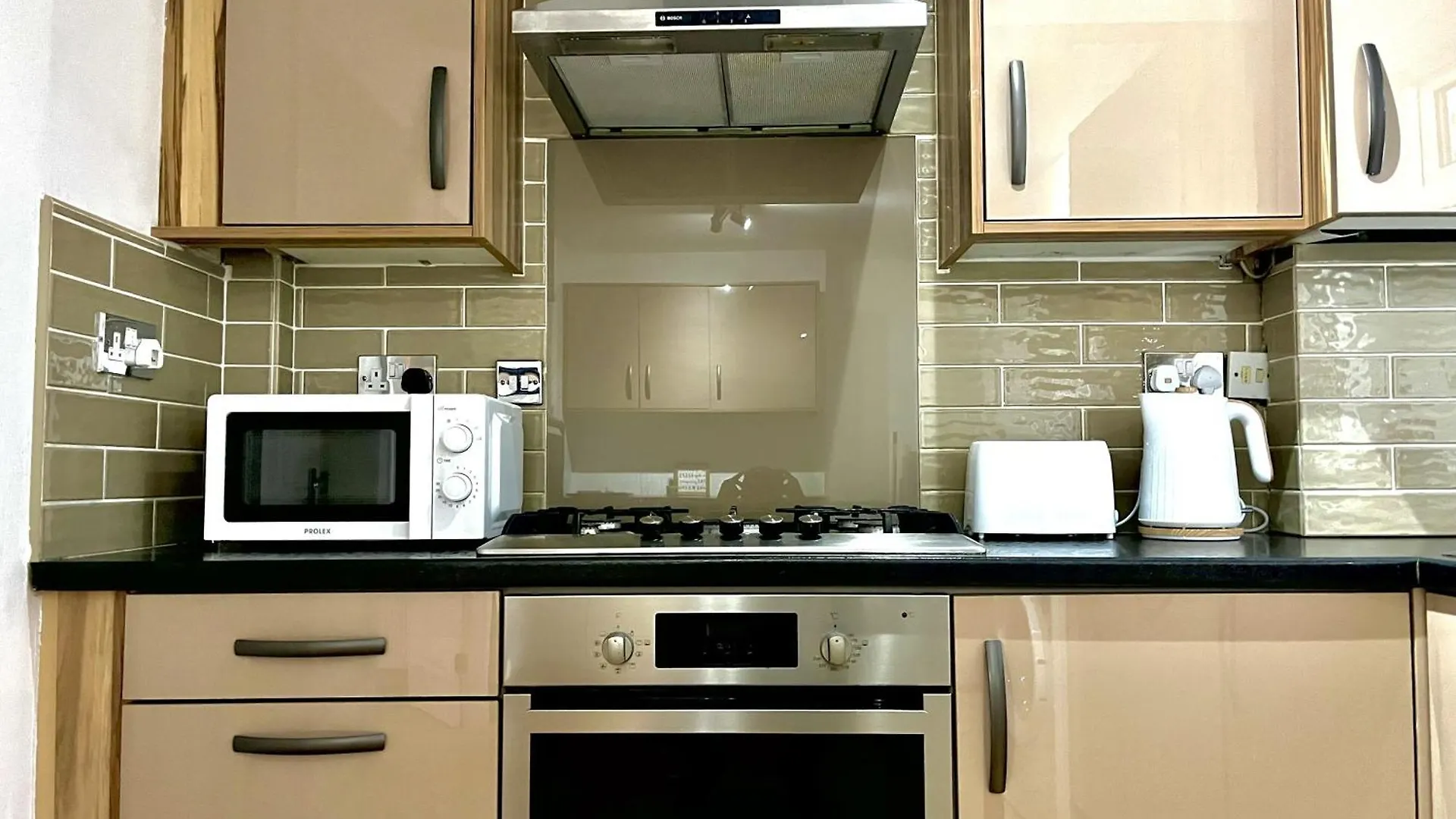Stunning 3 Bedroom House Near Birmingham Airport And Nec Sheldon  Sheldon (West Midlands)