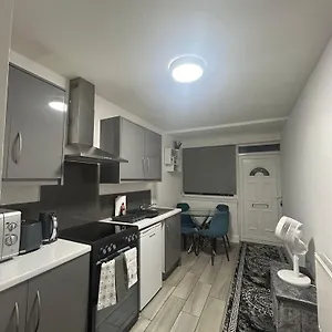  Apartment Short Solihull